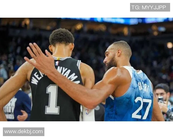 雷霆与马刺季后赛历史对决回顾及精彩瞬间分析